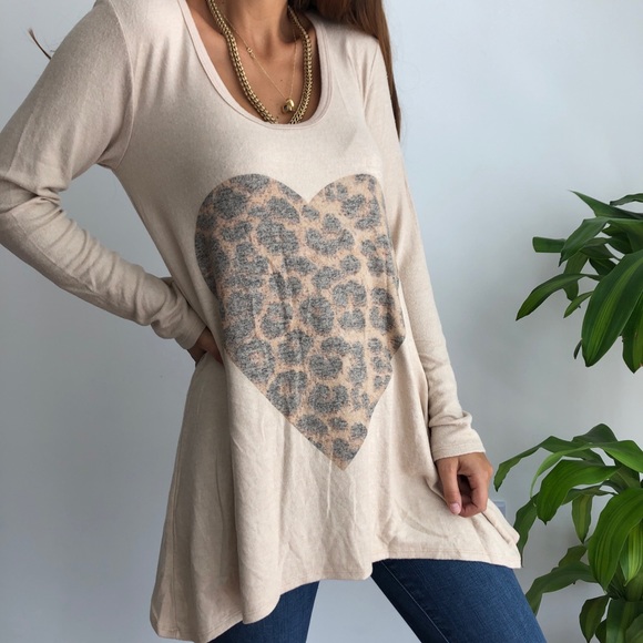Go Couture Tops - Go Couture heart tunic top sweater Top L